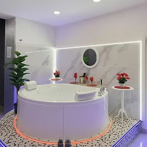 a-casa-di-grazia-al-duomo-con-jacuzzi.sicilyhotelsitaly.net/
